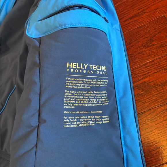 Helly Hansen jacket - size large - Picture 2 of 6